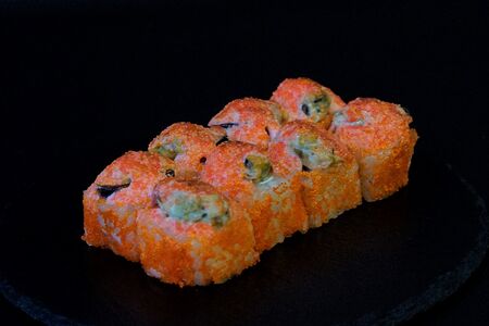 Ролл запечённый с мидиями