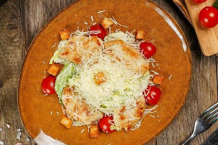 Салат цезарь с креветкой