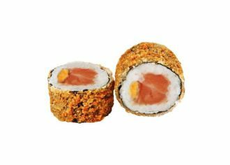 Жареный ролл с острым лососем