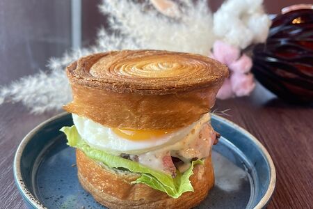 Круассан Бургер