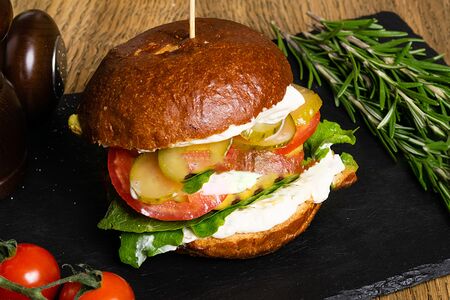 Бургер Blue Cheese