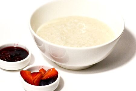 Каша рисовая с ягодным компоте