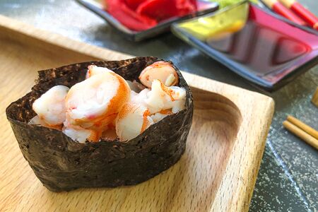 Гункан Спайси креветка