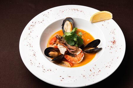 Тайский суп с морепродуктами