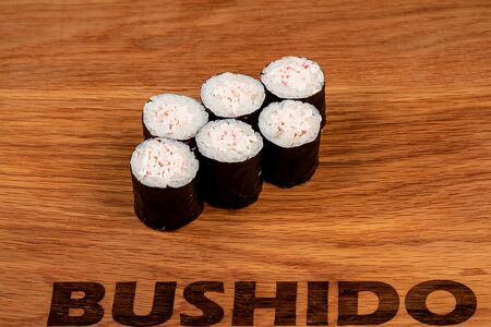 Маки с крабом