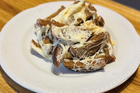 Сухари с сыром и чесноком