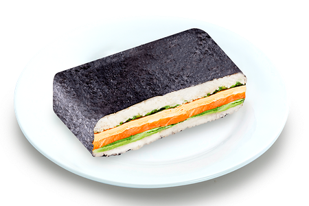 Онигири с копченым лососем