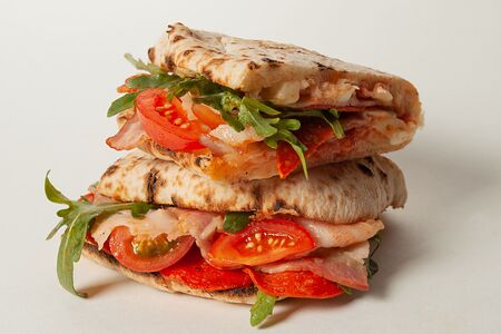 Панини из печи Кон Карне