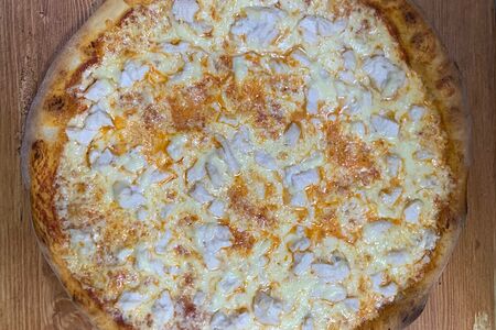 Пицца сырная с курицей