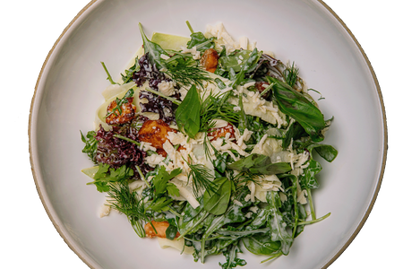 Салат с форелью и адыгейским сыром