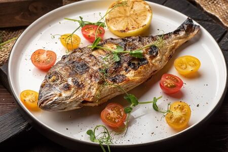 Дорадо на мангале