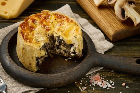 Пирог на песочном тесте Шампиньоны и сыр