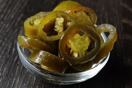 Маринованный перец халапеньо