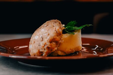 Котлета рыбная с отварным картофелем