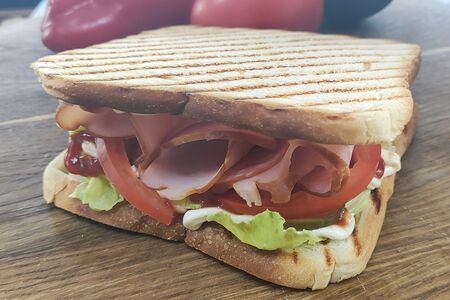 Сэндвич с ветчиной