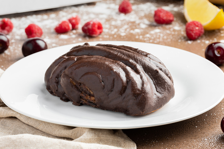 Булочка с маком