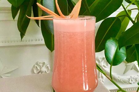 Свежевыжатый грейпфрутовый сок