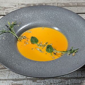 Тыквенный крем-суп с сыром страчателла