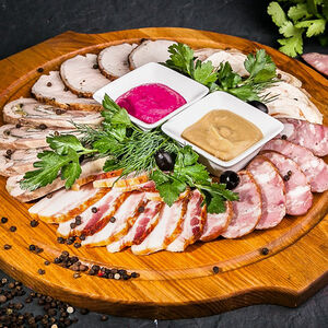 Домашняя мясная нарезка
