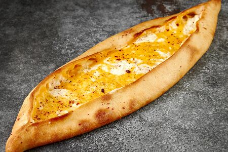 Пиде с брынзой и чеддером