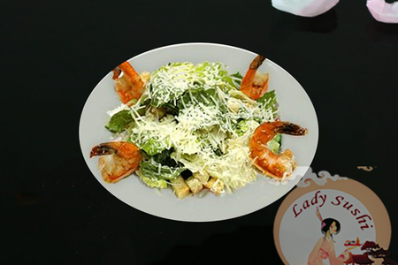 Салат цезарь с креветками