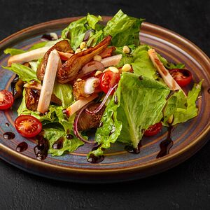 Салат тёплый с баклажанами