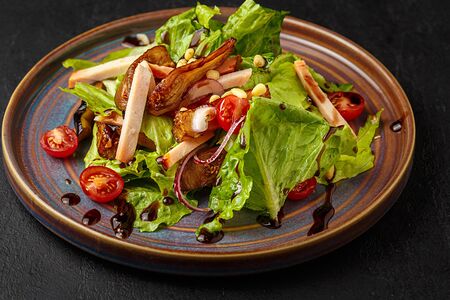 Салат тёплый с баклажанами