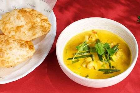 Кабачки в индийском стиле с креветками