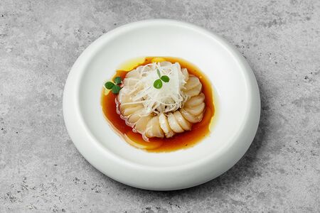 Крудо из гребешка, кольраби, юдзу чили