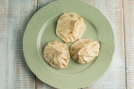 Хинкали с цыпленком и копченым сыром