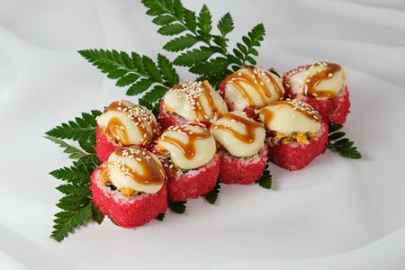 Запеченный ролл с мидиями