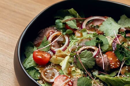 Салат с ростбифом