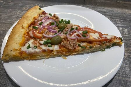 Пицца с тунцом