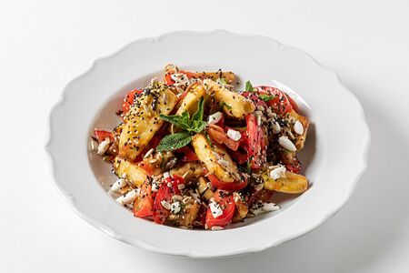 Салат с хрустящими баклажанами