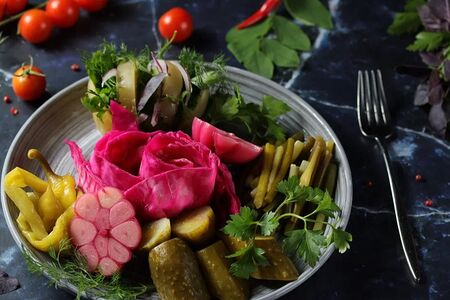 Ассорти из домашних солений