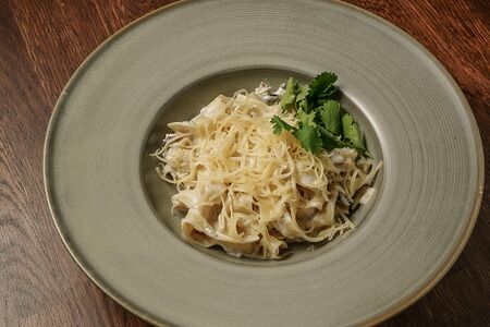 Тальятелле с курицей и грибами