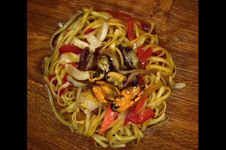 Удон с морепродуктами