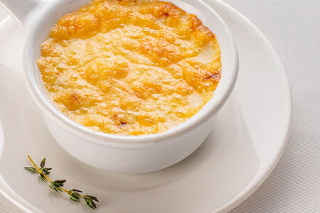 Жюльен из курицы и белых грибов