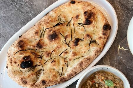 Греческая лепешка из печи