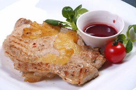 Эскалоп из cвинoй вырезки