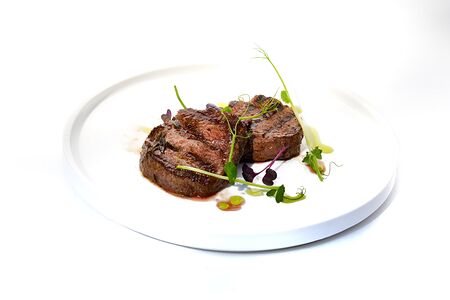 Медальоны из телятины