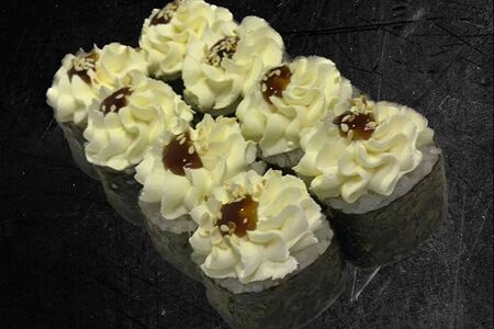 Ролл Унаги премьер