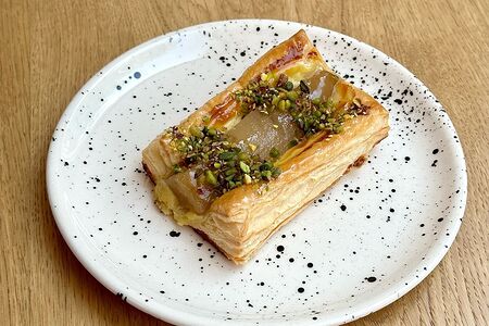 Шоссон с грушей