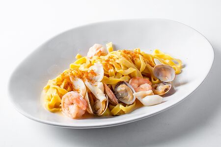 Феттуччине с морепродуктами и боттаргой