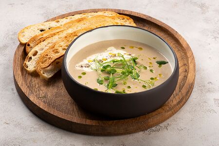 Грибной крем-суп и сыр страчателла