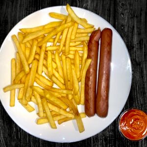 Картошка с двумя колбасками