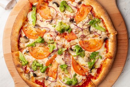 Пицца Овощи и шампиньоны