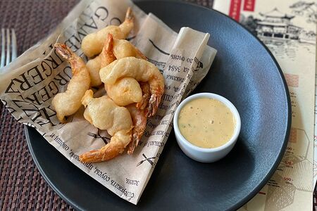 Креветки в темпуре с устричным соусом