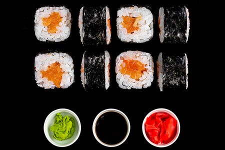 Мини-ролл с лососем