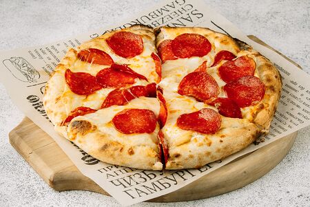 Две в одной Пеперони и Четыре сыра